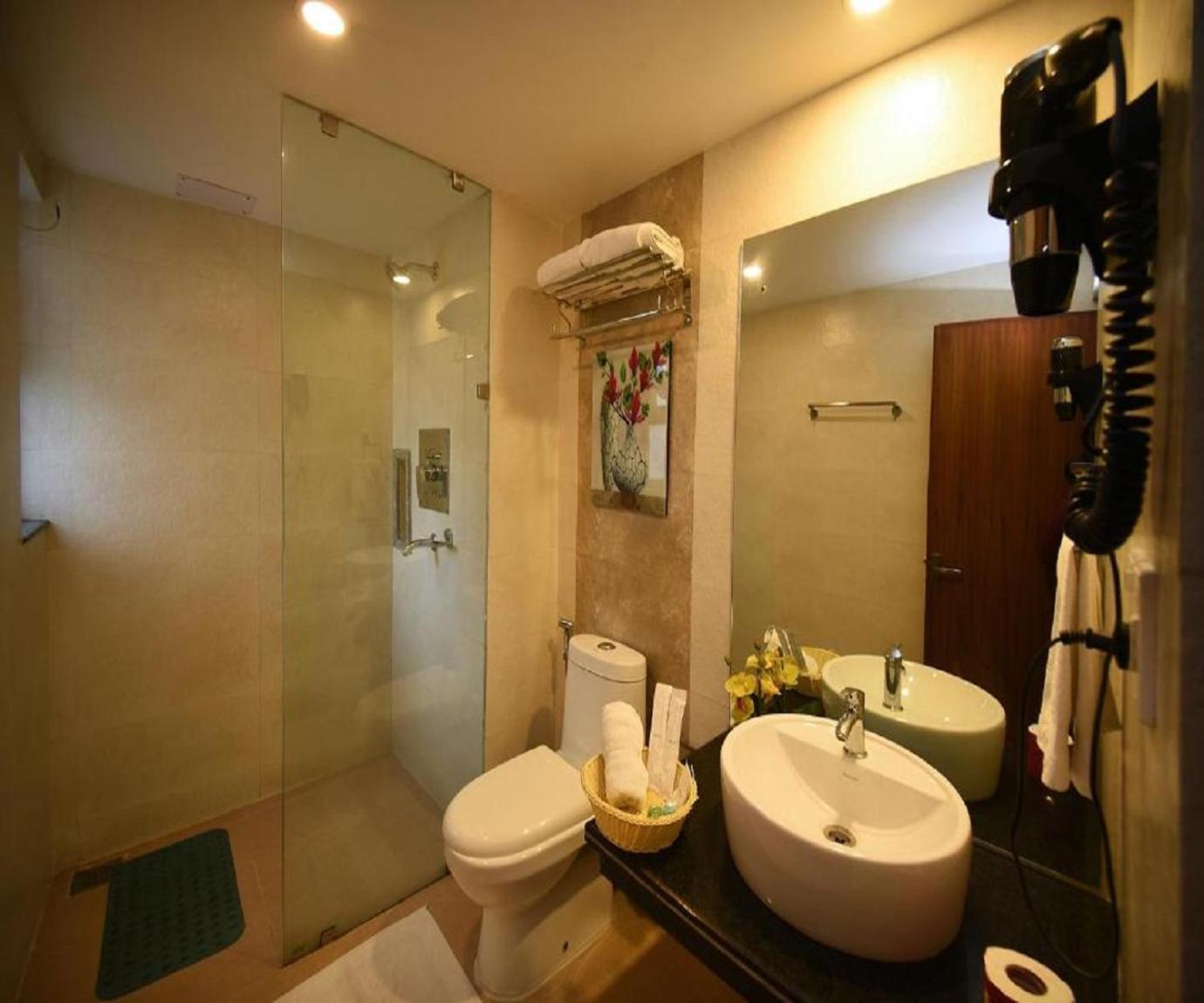 Hotel Grand Gross Near International Airport 3*